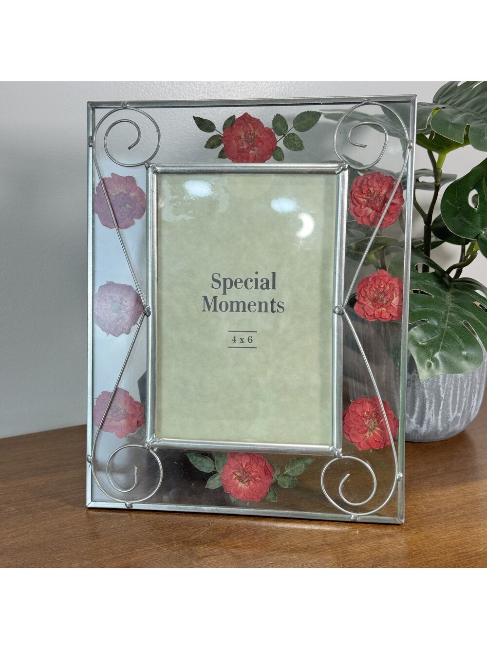 Pressed Flower 4x6 Photo Frame Silver Tone Metal Glass Red Roses Easel Back
